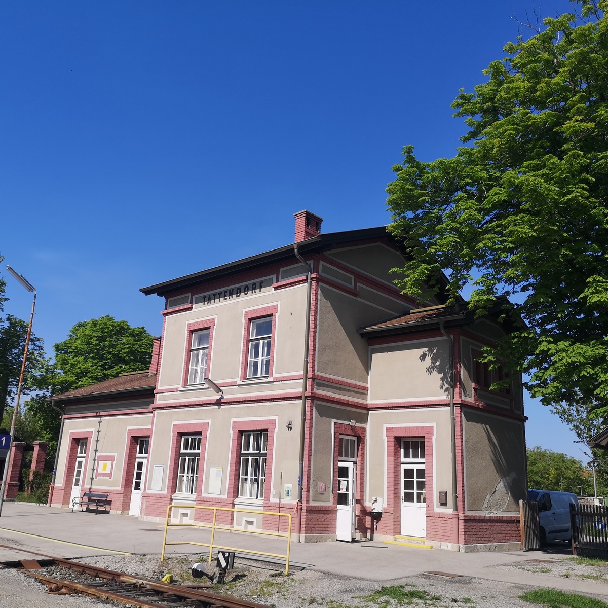 bahnhof